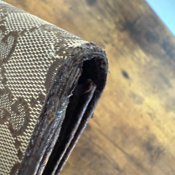 Gucci Khaki Signature Long Wallet - Picture 6 of 7